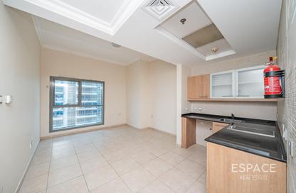 Apartment - Studio - 1 Bathroom for rent in Zumurud Tower - Dubai Marina - Dubai