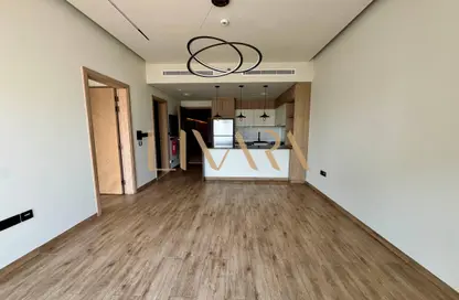 شقة - غرفة نوم - 2 حمامات للايجار في روكين جي 25 - الضاحية 10 - قرية جميرا الدائرية - دبي