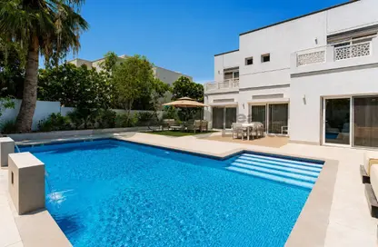 Villa - 5 Bedrooms - 6 Bathrooms for rent in Meadows 4 - Meadows - Dubai
