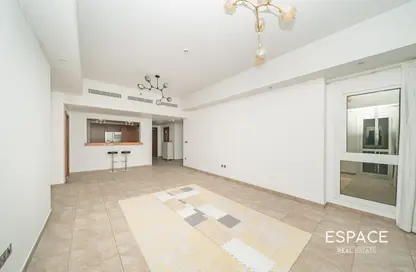 شقة - 2 غرف نوم - 2 حمامات للايجار في مساكن المارينا 6 - مساكن المارينا - نخلة جميرا - دبي