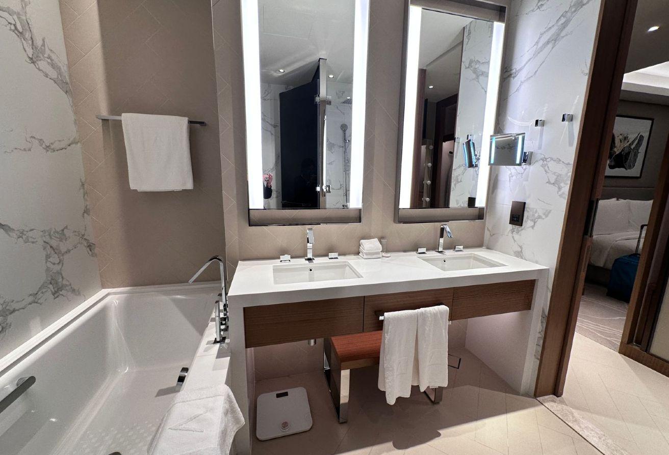 Boulevard view | Spacious | Fully Furnished photo 8