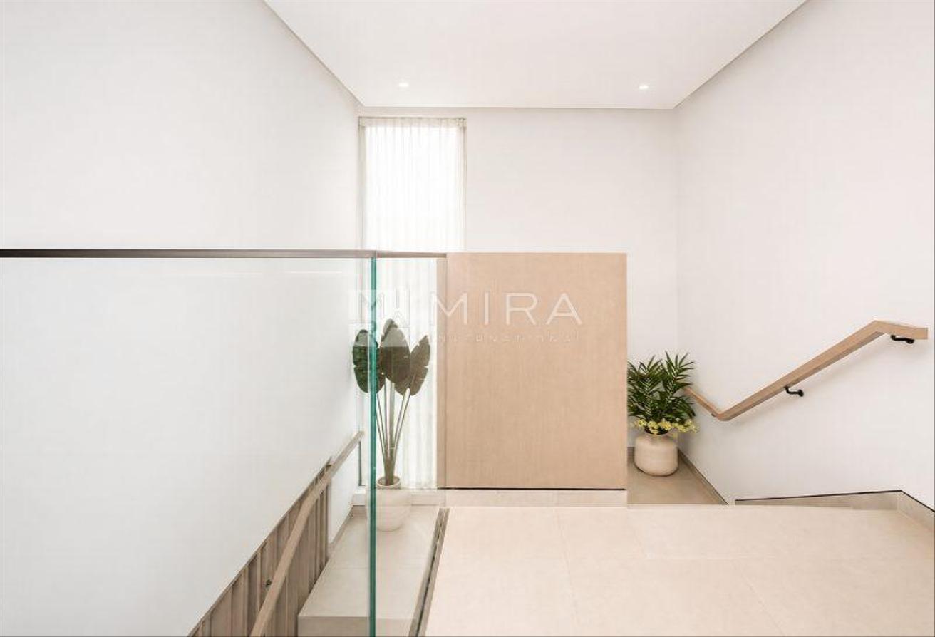 Fully Furnished |Resort Lifestyle|Open To Offers photo 8