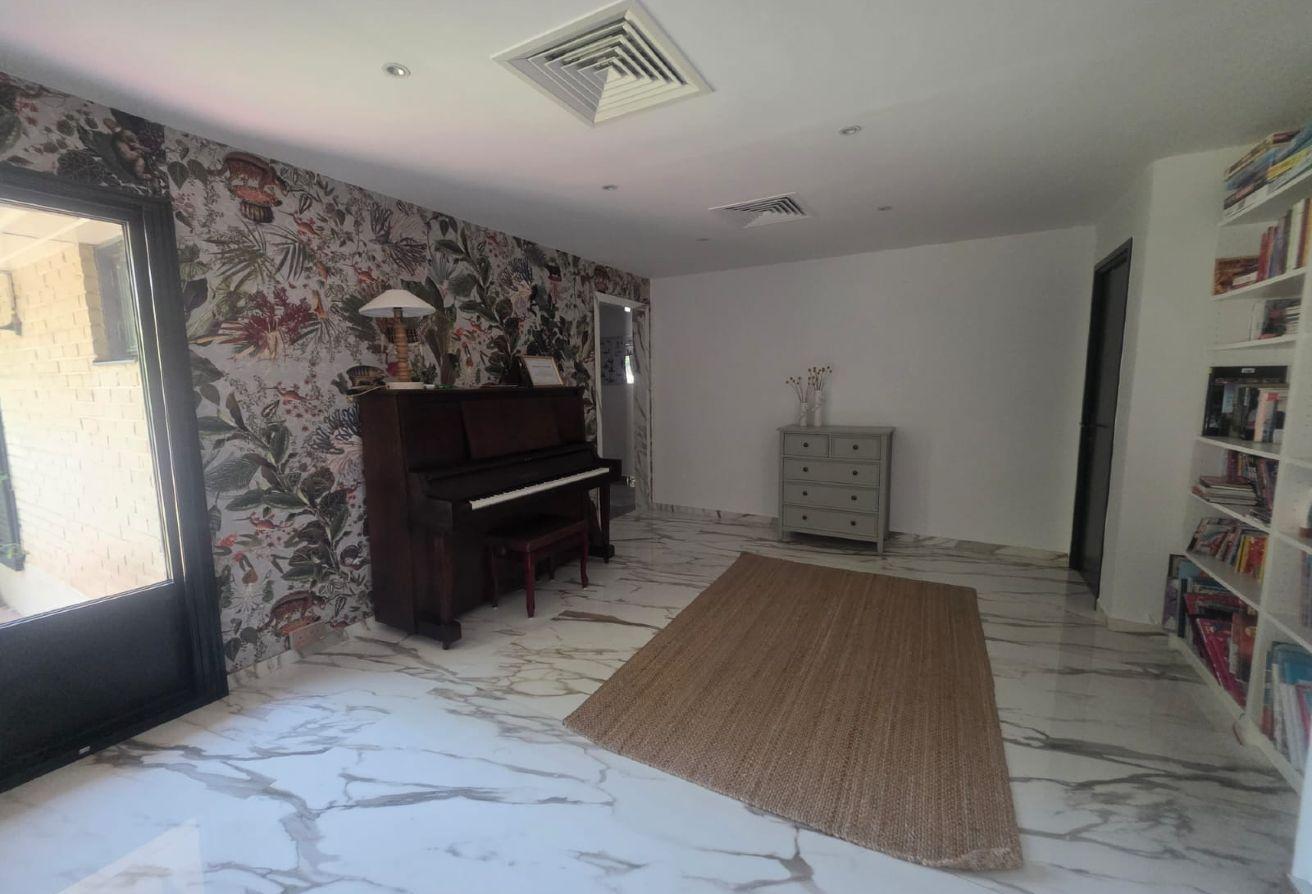 COZY ONE FLOOR VILLA FOR FAMILY- BURJ KHALIFA VIEW photo 2