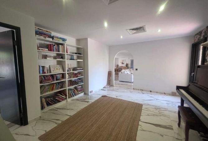 COZY ONE FLOOR VILLA FOR FAMILY- BURJ KHALIFA VIEW