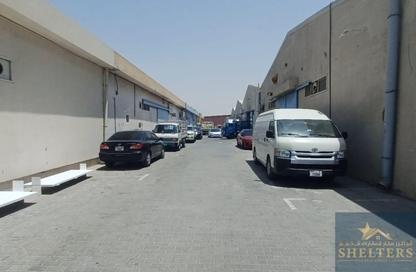 Warehouse - Studio - 1 Bathroom for rent in Umm Ramool - Dubai
