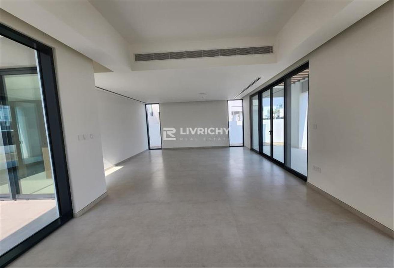 FAMILY VILLA | 4BR + MAID | PRIME LOCATION photo 5