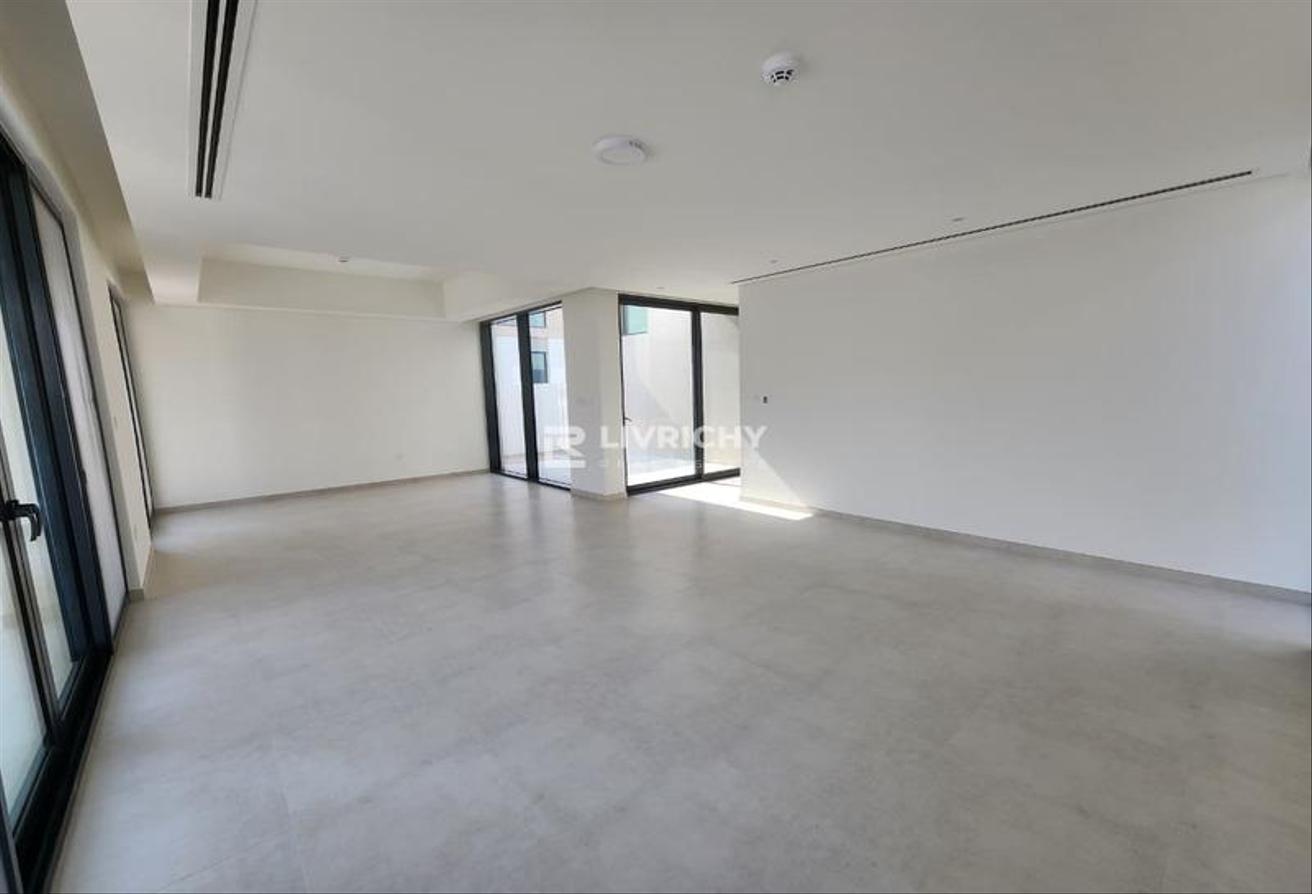 FAMILY VILLA | 4BR + MAID | PRIME LOCATION photo 4