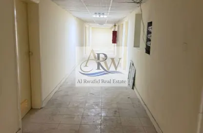 سكن عمال - استوديو - 8 حمامات للايجار في المنطقة الصناعية رقم 12 - المنطقة الصناعية بالشارقة - الشارقة