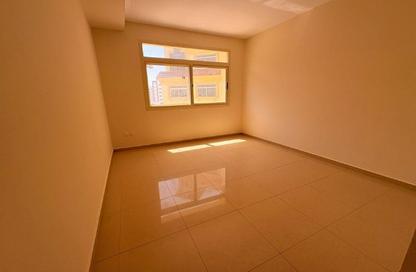 Apartment - 3 Bedrooms - 3 Bathrooms for rent in Muweileh Community - Muwaileh Commercial - Sharjah
