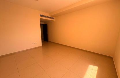 Apartment - 3 Bedrooms - 3 Bathrooms for rent in Muweileh Community - Muwaileh Commercial - Sharjah