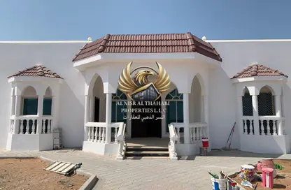 Villa - 4 Bedrooms - 3 Bathrooms for rent in Seih Al Uraibi - Ras Al Khaimah