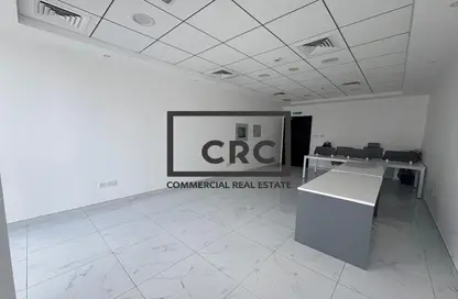 مكتب - استوديو للايجار في B2B  برج - الخليج التجاري - دبي
