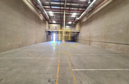 Warehouse - Studio - 2 Bathrooms for rent in Freezone South - Jebel Ali Freezone - Jebel Ali - Dubai