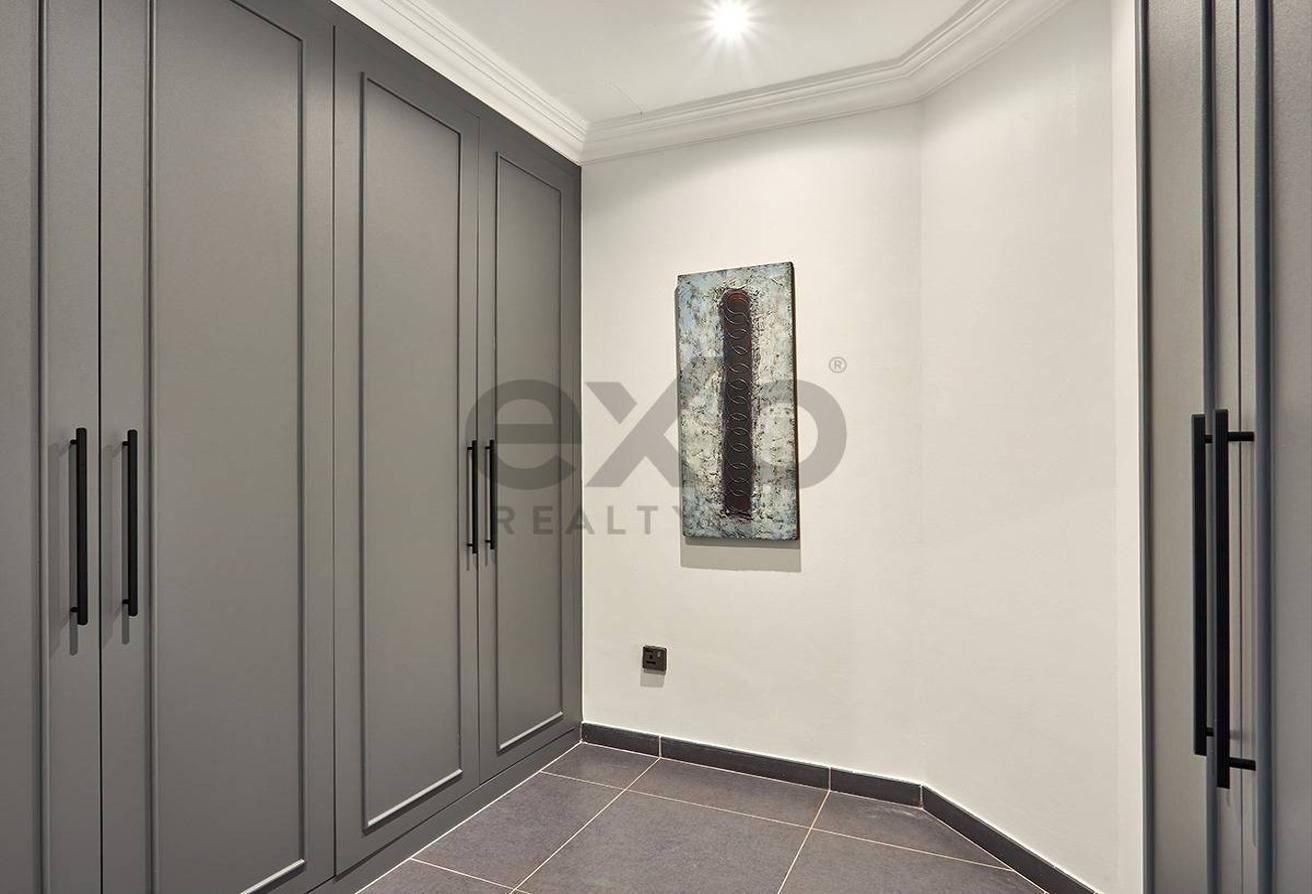 Fully Upgraded | Furnished Luxury Duplex | Bills Incl photo 21