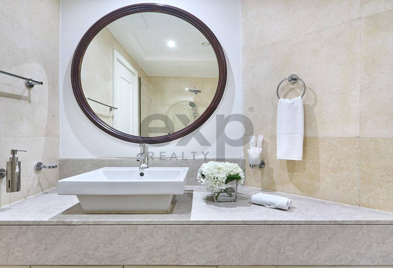 Fully Upgraded | Furnished Luxury Duplex | Bills Incl photo 15