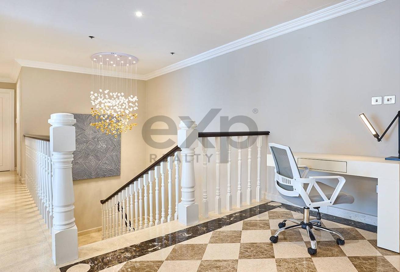 Fully Upgraded | Furnished Luxury Duplex | Bills Incl photo 9