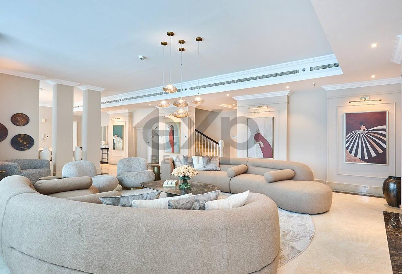 Fully Upgraded | Furnished Luxury Duplex | Bills Incl photo 3