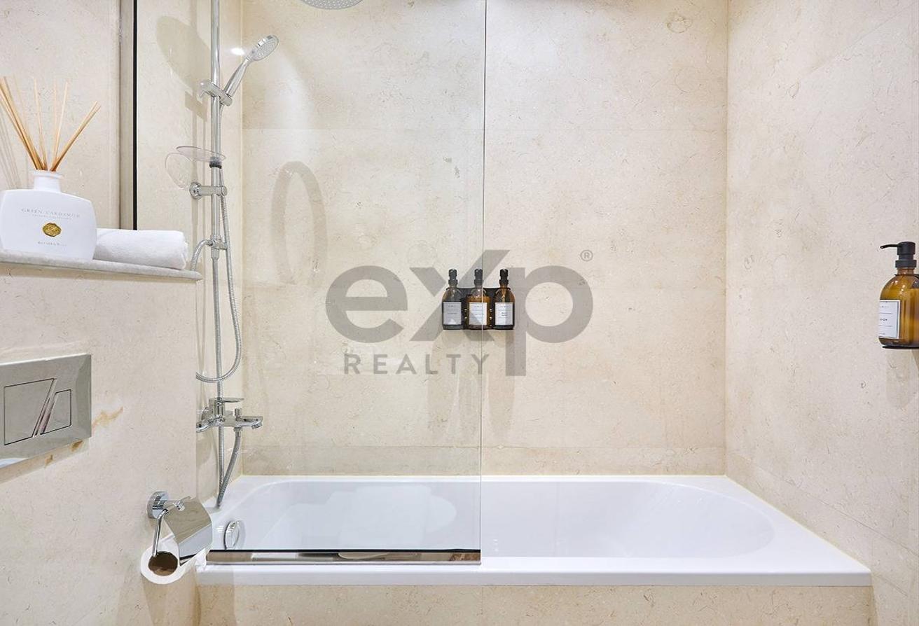 Fully Upgraded | Furnished Luxury Duplex | Bills Incl photo 16