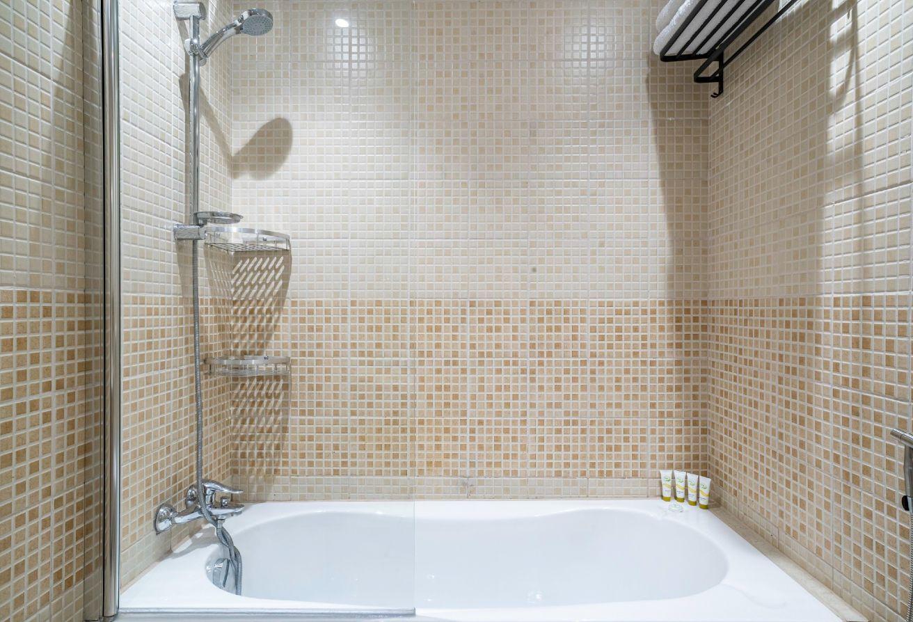 Upgraded bright 1BR|Wide balcony| Luxury Furnished photo 17