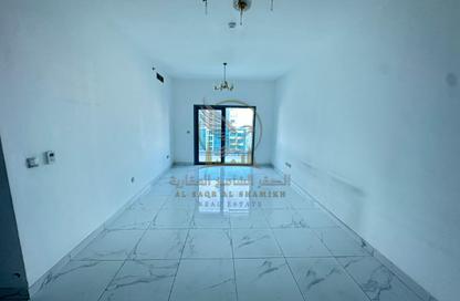 Apartment - 2 - 3 for rent in Al Majaz 1 - Al Majaz - Sharjah Apartment - 2 - 3 for rent in Al Majaz 1 - Al Majaz - Sharjah