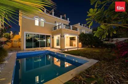 Villa - 4 Bedrooms - 5 Bathrooms for rent in District 9 - Jumeirah Park - Dubai