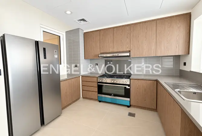 160078353 - Property Image 3