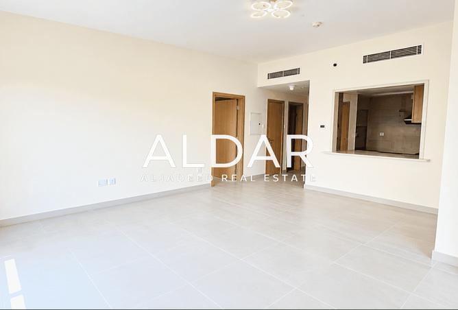 Pool View | Bright And Spacious | Vacant