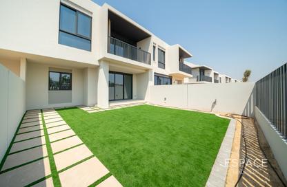 تاون هاوس - 3 - 4 للايجار في فيلات قرية جبل علي - قرية جبل علي - جبل علي - دبي