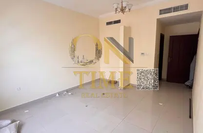 Apartment - 1 Bedroom - 2 Bathrooms for rent in Corniche Tower - Ajman Corniche Road - Ajman