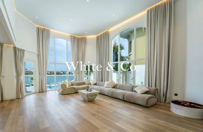 Villa - 5 Bedrooms - 6 Bathrooms for rent in Garden Homes Frond B - Garden Homes - Palm Jumeirah - Dubai