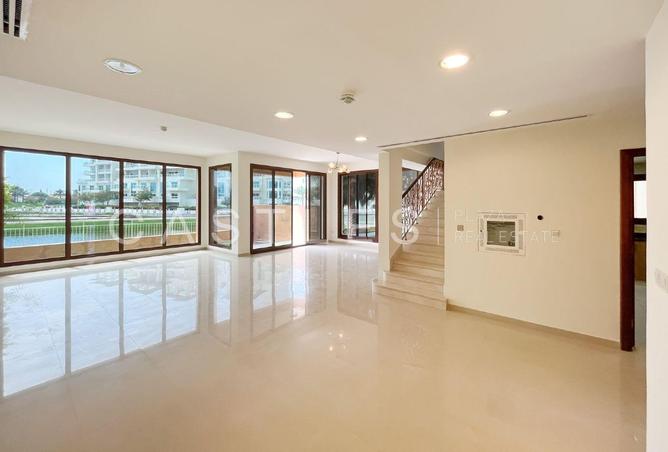 87041715 - Property Image 2