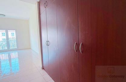 شقة - 4 حمامات للايجار في Med 59 - طراز البحر المتوسط - ديسكفري جاردنز - دبي