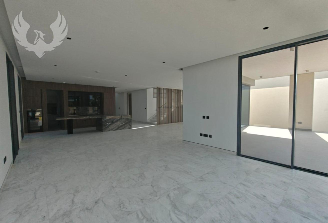5 Bed Large | Corner Unit | Huge Plot photo 3