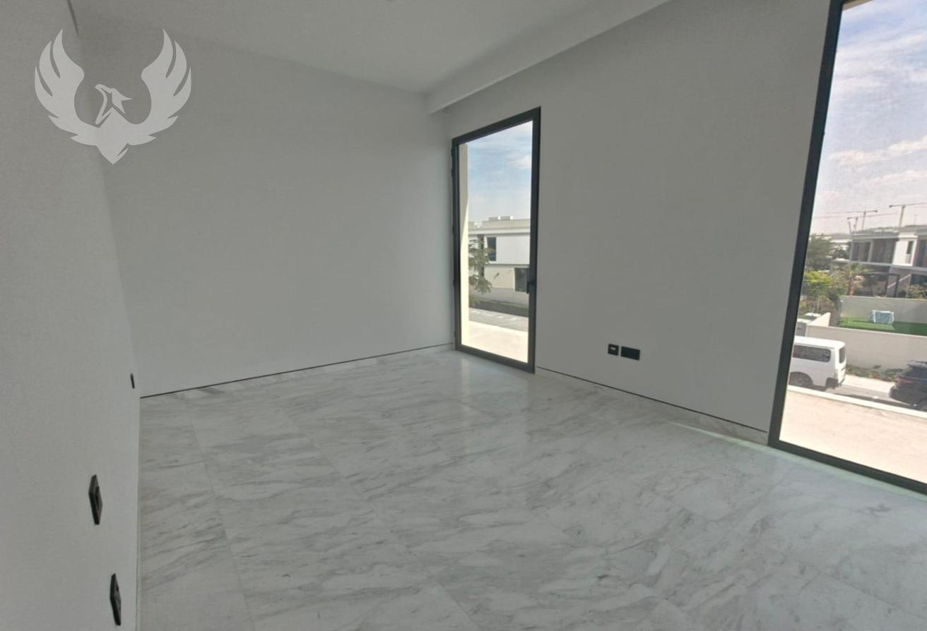 5 Bed Large | Corner Unit | Huge Plot photo 17