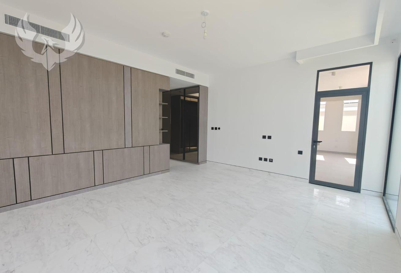 5 Bed Large | Corner Unit | Huge Plot photo 26