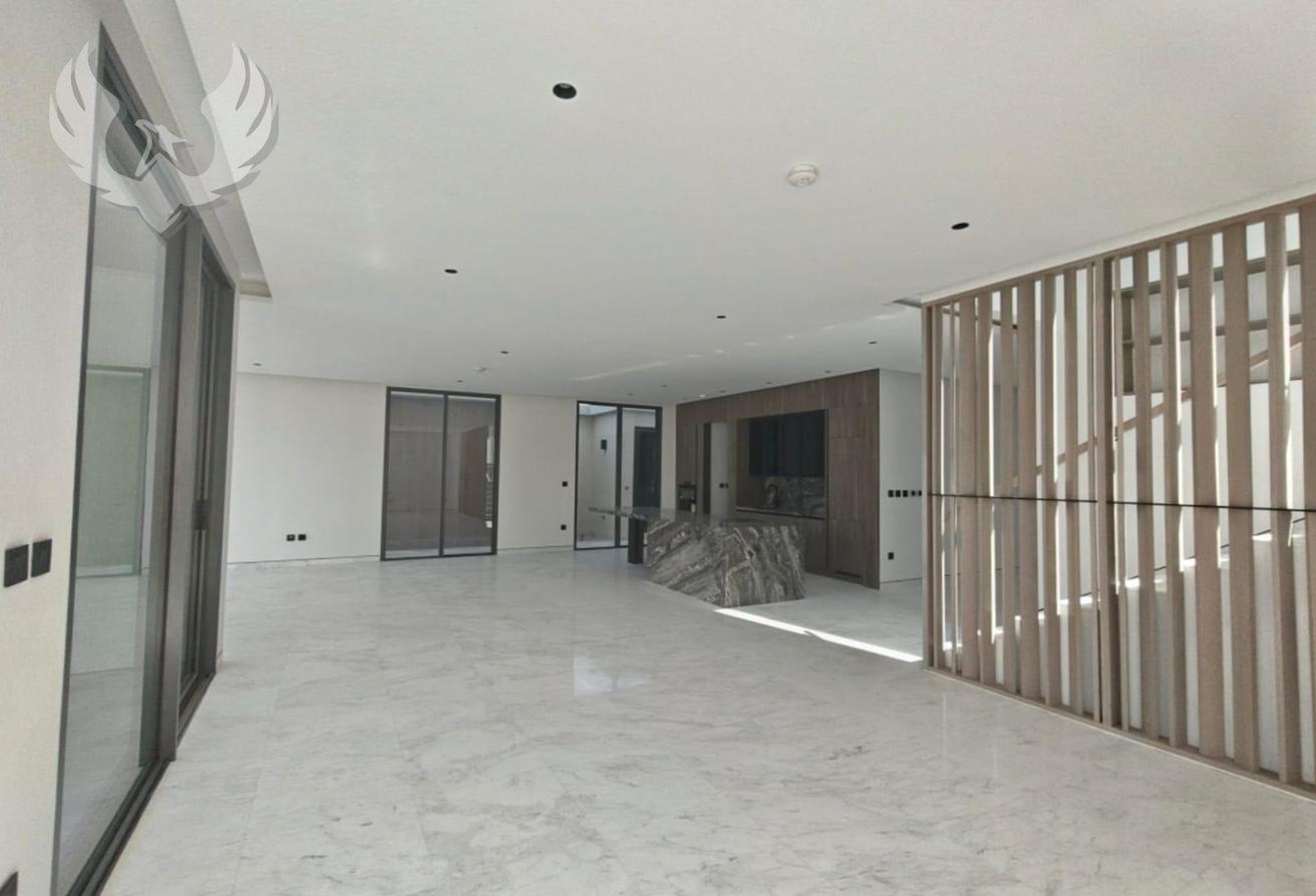 5 Bed Large | Corner Unit | Huge Plot photo 4