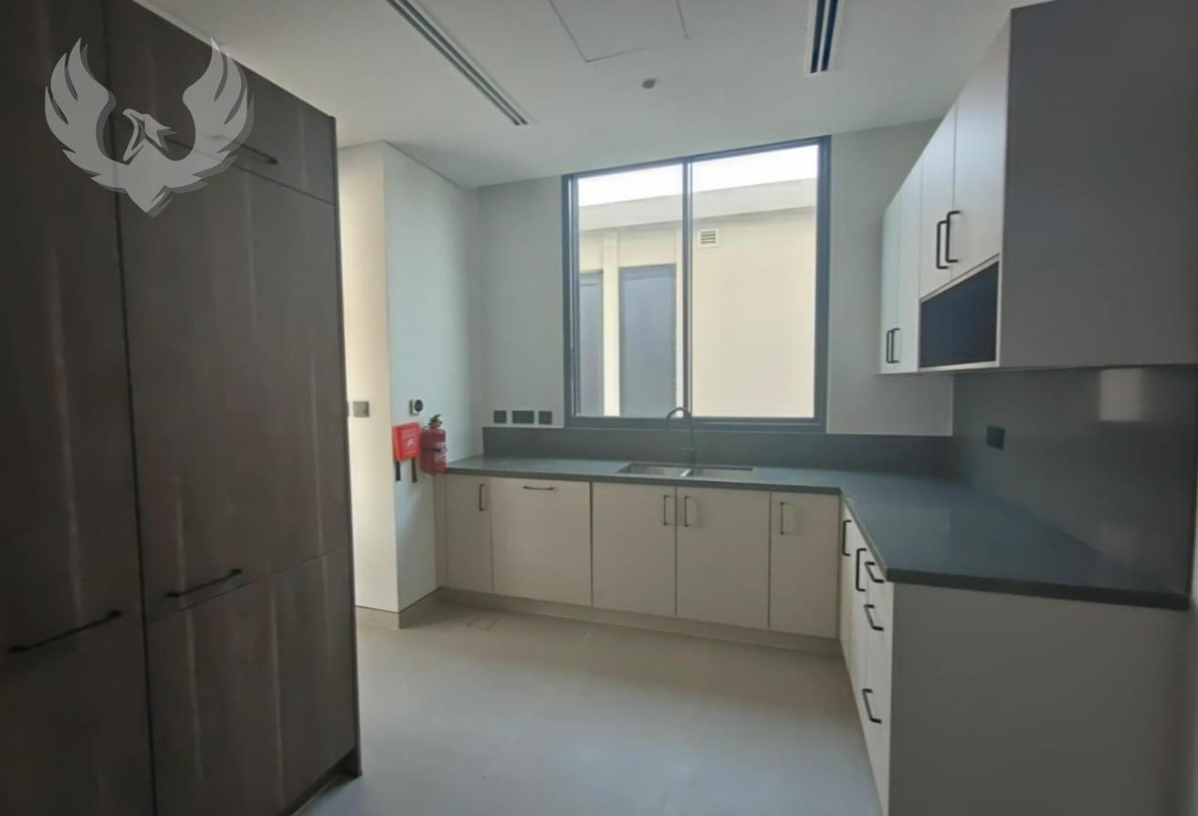 5 Bed Large | Corner Unit | Huge Plot photo 6
