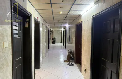 عمارة بالكامل - 8 غرف نوم - 8 حمامات للبيع في المجرة - الشرق - الشارقة