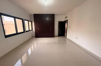 Apartment - 3 Bedrooms - 2 Bathrooms for rent in Hamdan Street - Abu Dhabi