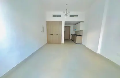 شقة - 1 حمام للايجار في لي هواريزون ريزيدينس - المدينة العالمية المرحلة 2 - 4 الورسان - الورسان - دبي