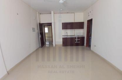 Apartment - Studio - 1 for rent in Fire Station Road - Muwaileh - Sharjah