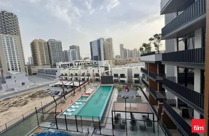 شقة - غرفة نوم - 2 حمامات للايجار في 2 هايلبرون بارك لين - منطقة 11 - قرية جميرا الدائرية - دبي