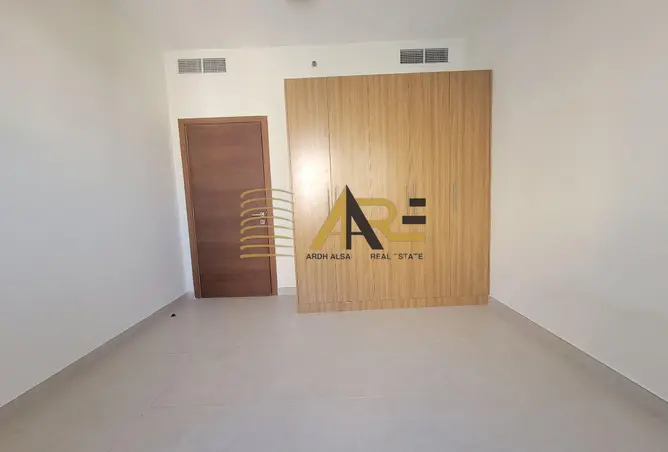 120180893 - Property Image 3