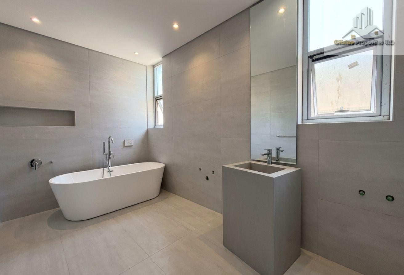 EXCLUSIVE Villa | High-End Quality | Brand New photo 10