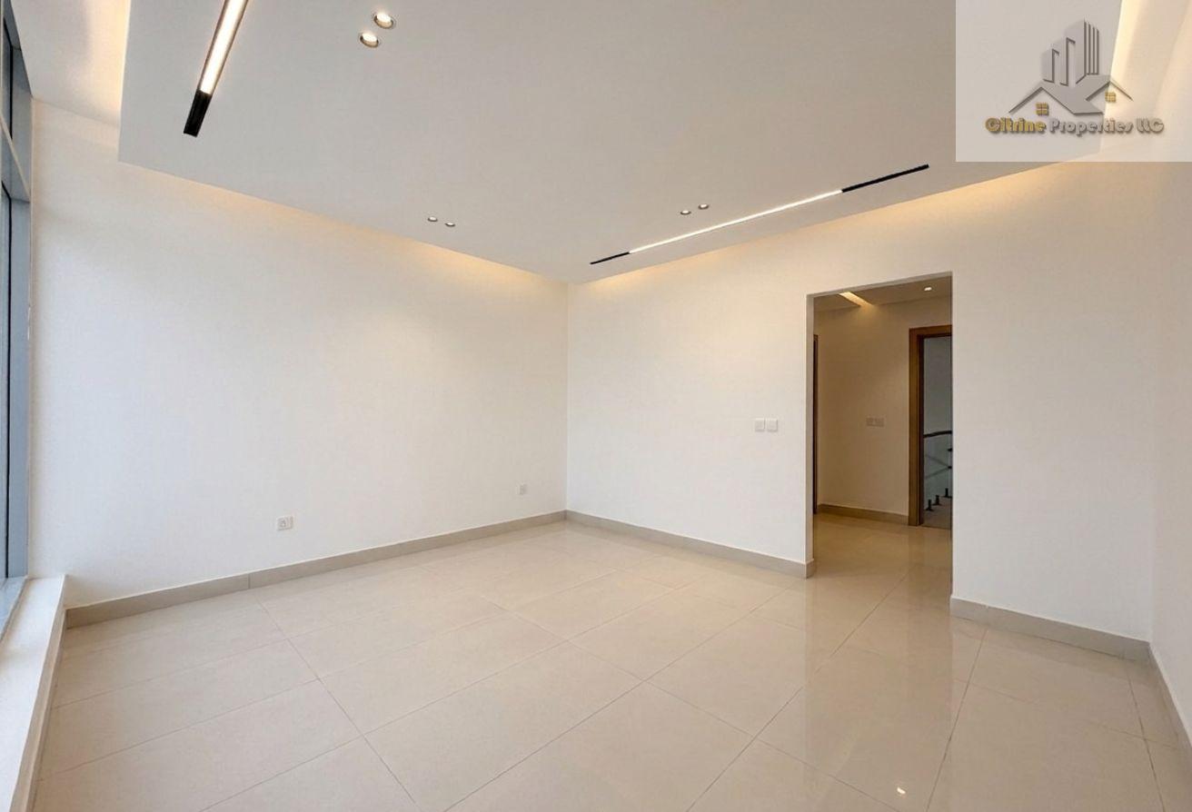 EXCLUSIVE Villa | High-End Quality | Brand New photo 9