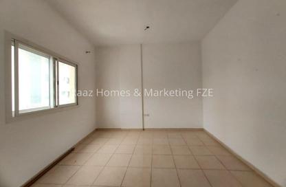 Apartment - Studio - 1 for rent in Al Qulayaa Building - Al Qulaya'ah - Al Sharq - Sharjah Apartment - Studio - 1 for rent in Al Qulayaa Building - Al Qulaya'ah - Al Sharq - Sharjah