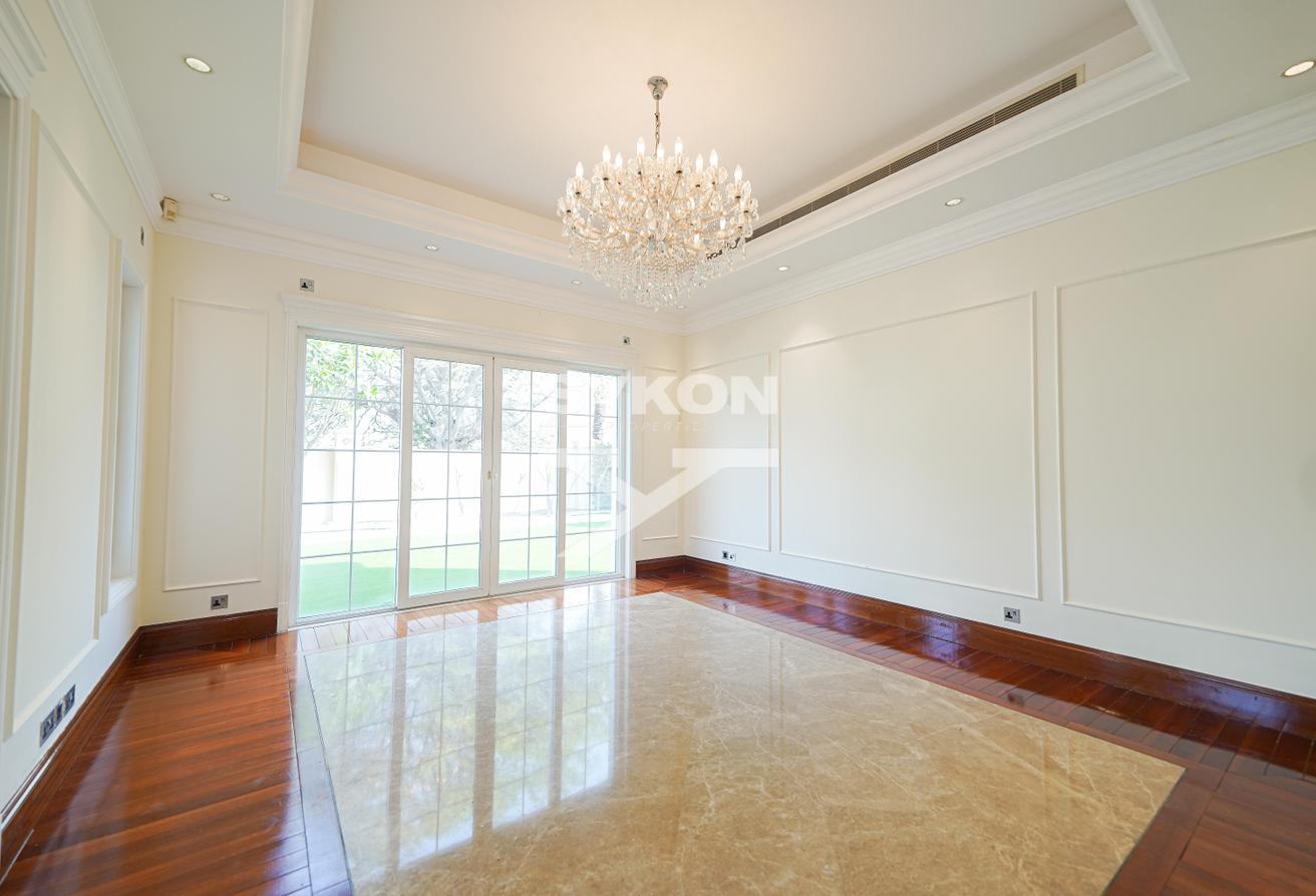 Spacious 5 BR Villa | Huge Plot | Luxury Mansion photo 9