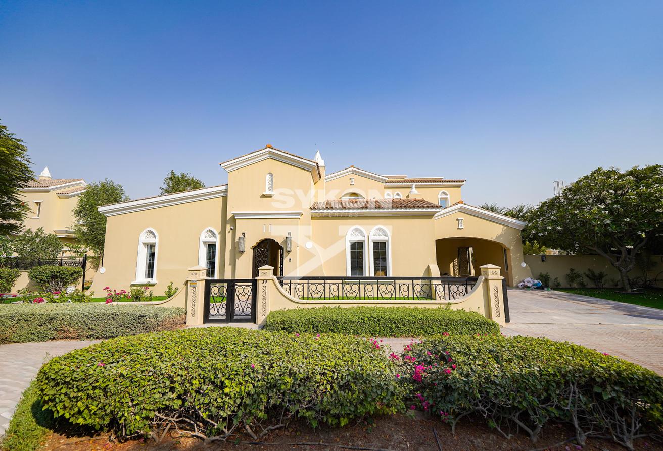 Spacious 5 BR Villa | Huge Plot | Luxury Mansion photo 5
