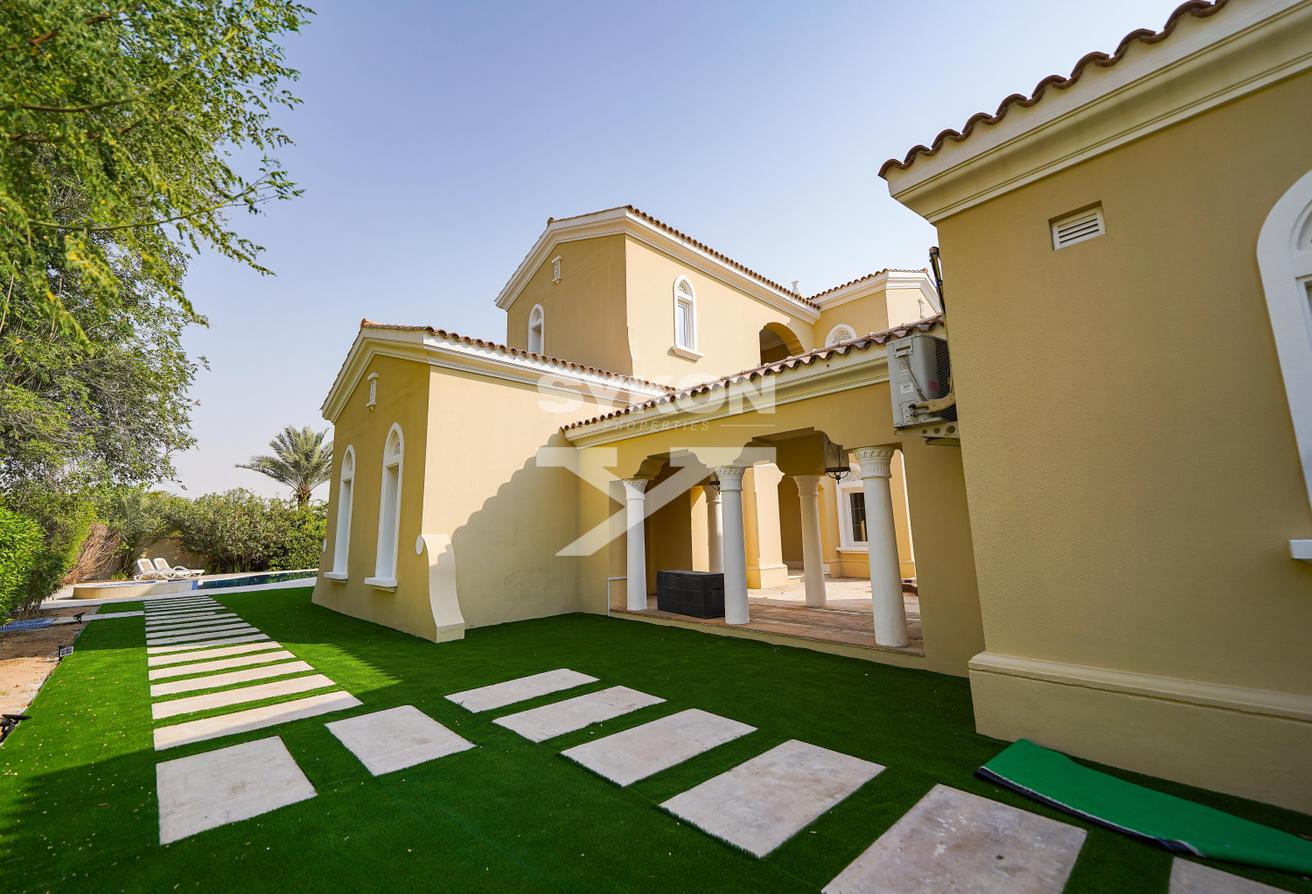 Spacious 5 BR Villa | Huge Plot | Luxury Mansion photo 4