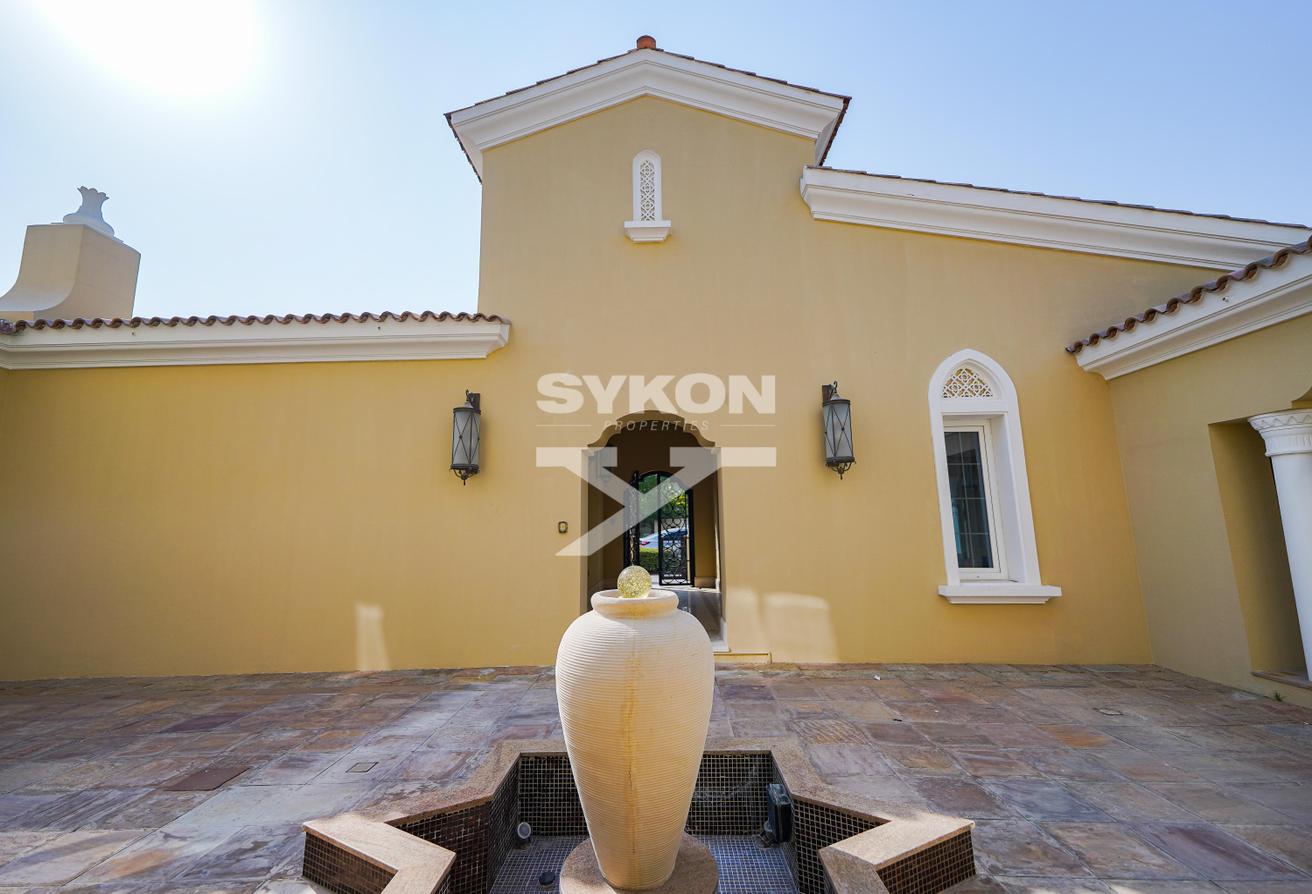 Spacious 5 BR Villa | Huge Plot | Luxury Mansion photo 28